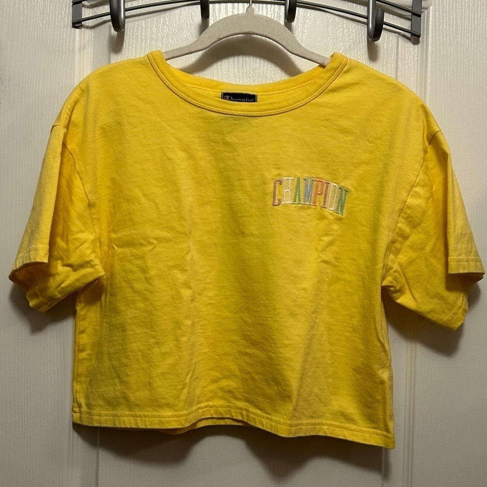 Champion tee Women’s M Yellow‎ Embroidered Logo Crop Top boxy colorful Spellout